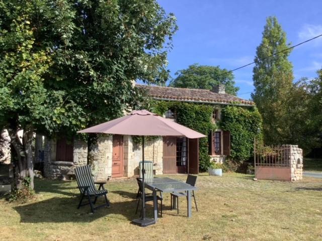 Traditional Charentais cottage near Royan Balanzac Extérieur photo